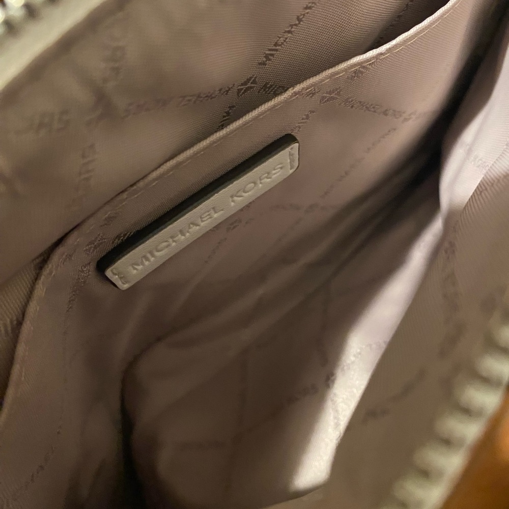 Michael Kors XL Zip Clutch - Picture 3 of 4